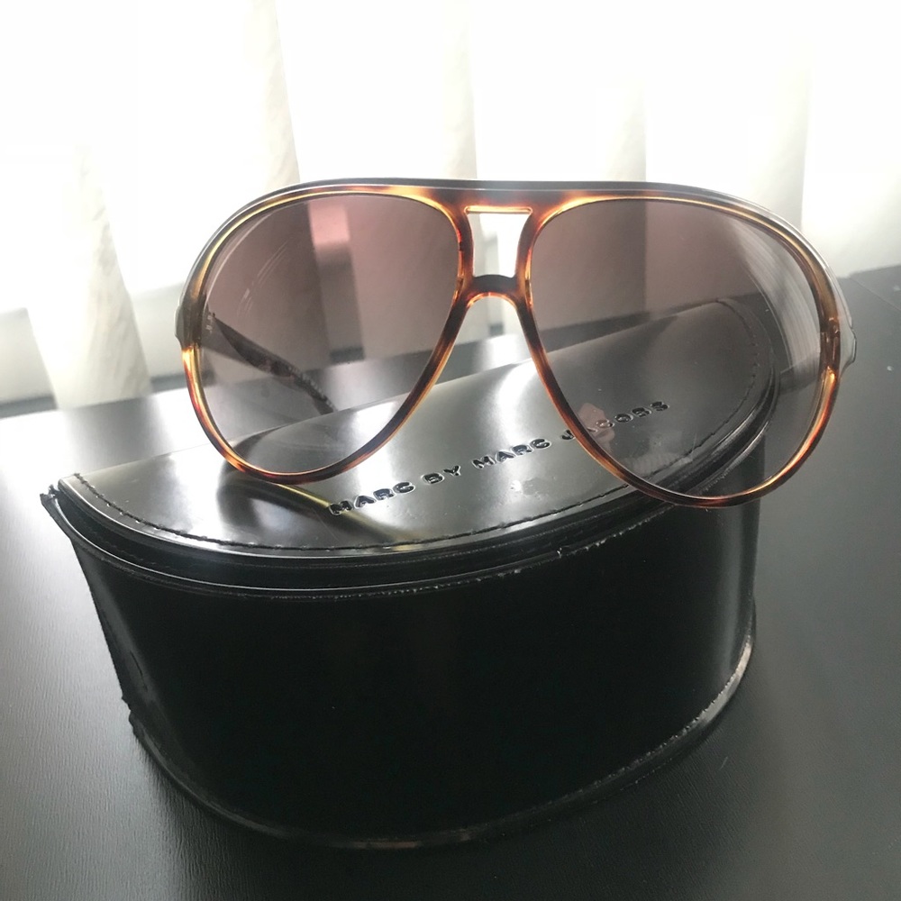 Marc by Marc Jacobs Sunglasses 🕶